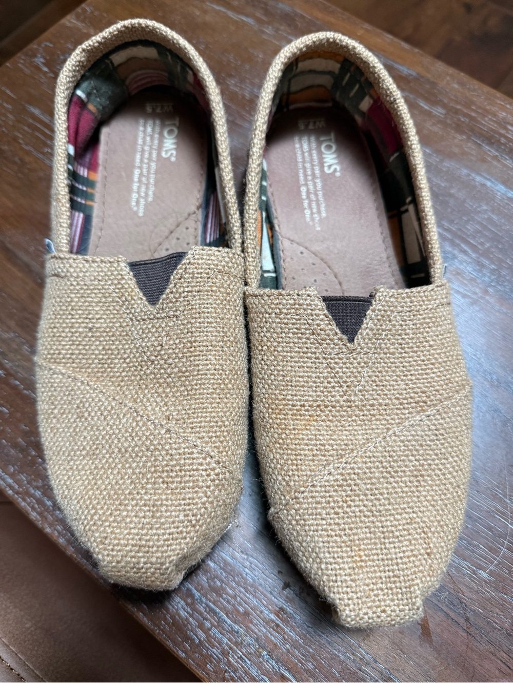 TOMS Slip-On with Multicolor Plaid Lining